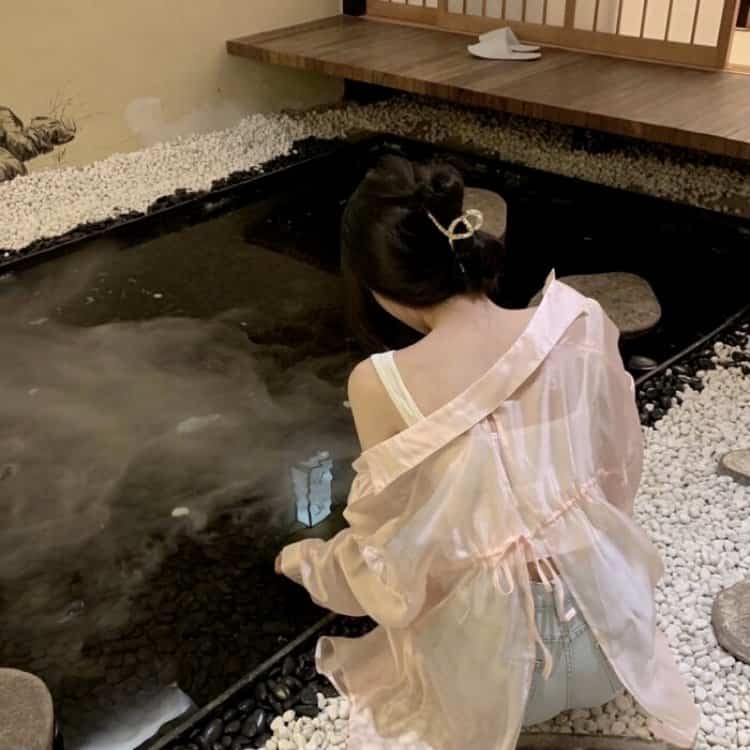 悬疑推理：深夜密室的惊天秘密